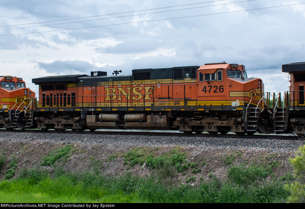 BNSF 4726 trails on a westbound manifest